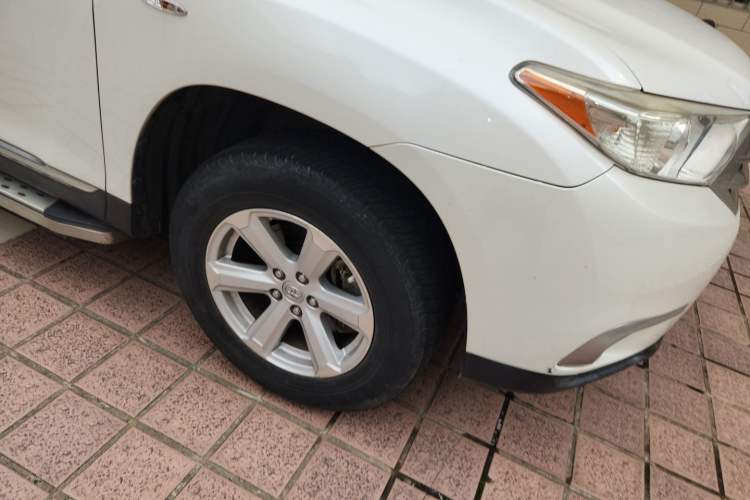 Used Toyota Highlander 2012 2.7L 2WD 5-Seater Elite Edition Right Front Wheel Hub