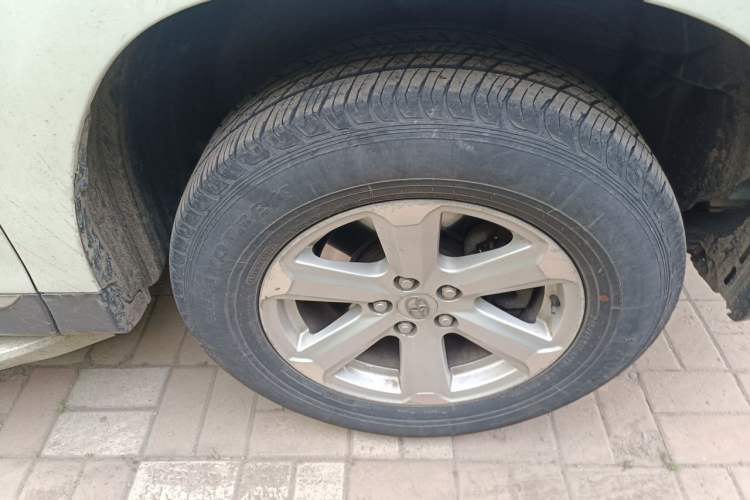 Used Toyota Highlander 2012 2.7L 2WD 5-Seater Elite Edition Right Front Wheel Hub