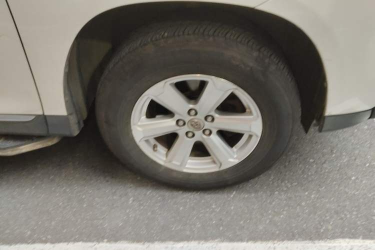 Used Toyota Highlander 2012 2.7L 2WD 5-Seater Elite Edition Right Front Wheel Hub