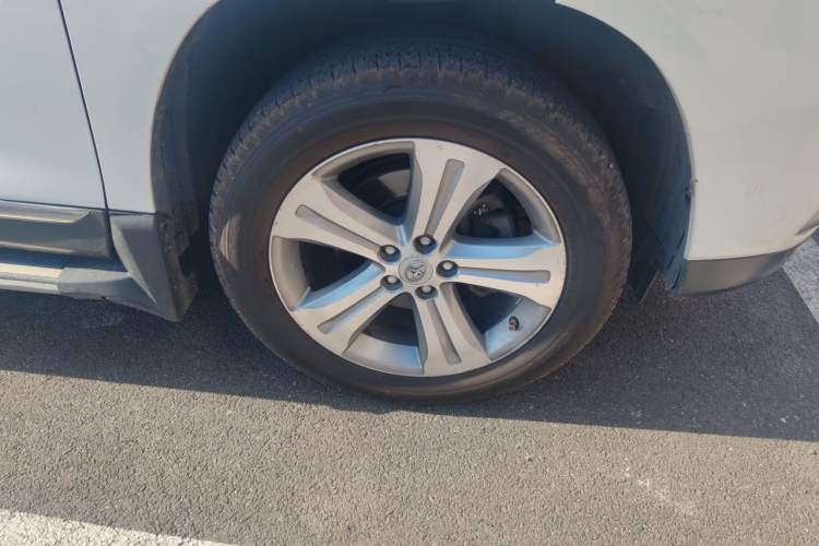 Used Toyota Highlander 2012 2.7L 2WD 5-Seater Elite Edition Right Front Wheel Hub