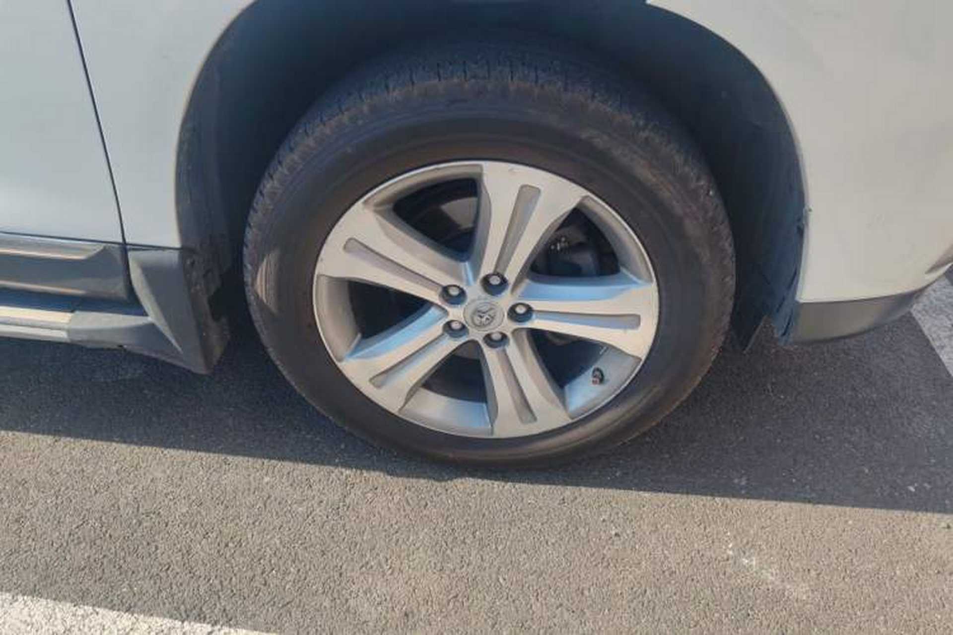 Used Toyota Highlander 2012 2.7L 2WD 5-Seater Elite Edition Right Front Wheel Hub