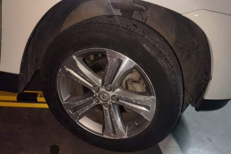 Used Toyota Highlander 2012 2.7L Two-Wheel Drive 7-Seater Luxury Edition Right Front Wheel Hub
