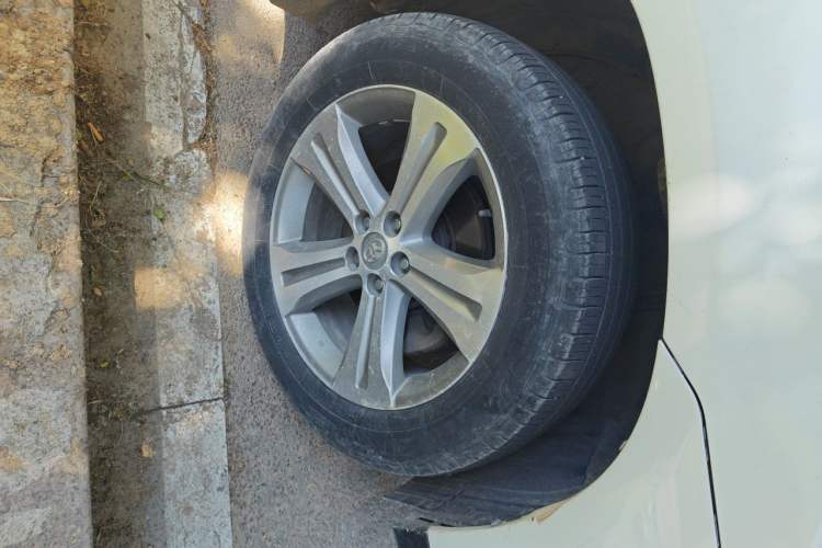 Used Toyota Highlander 2012 2.7L Two-Wheel Drive 7-Seater Luxury Edition Right Front Wheel Hub