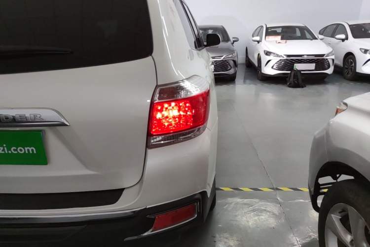 Used Toyota Highlander 2012 2.7L 2WD 5-Seater Elite Edition Right Rear Taillight