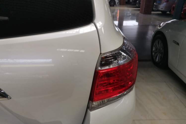 Used Toyota Highlander 2012 2.7L Two-Wheel Drive 7-Seater Luxury Edition Right Rear Taillight