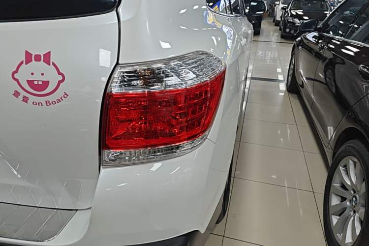 Used Toyota Highlander 2012 2.7L 2WD 5-Seater Elite Edition Right Rear Taillight