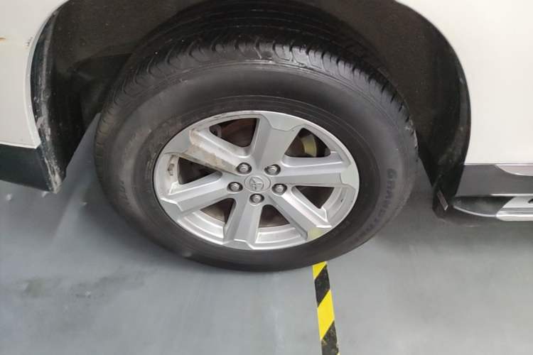 Used Toyota Highlander 2012 2.7L 2WD 5-Seater Elite Edition Right Rear Wheel Hub