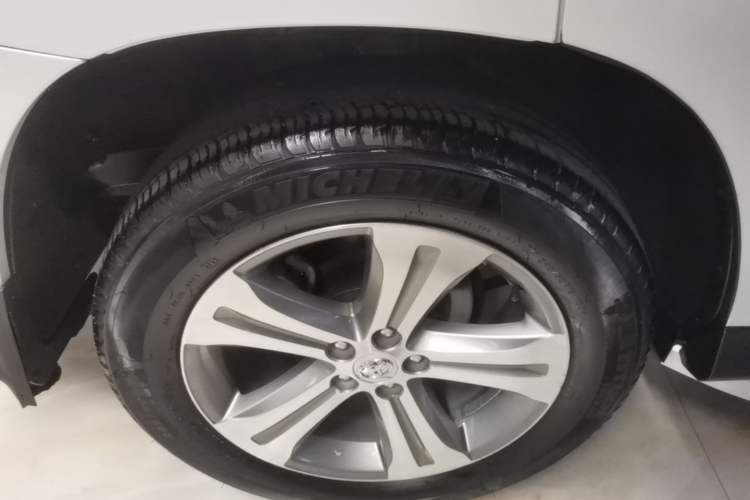 Used Toyota Highlander 2012 2.7L Two-Wheel Drive 7-Seater Luxury Edition Right Rear Wheel Hub