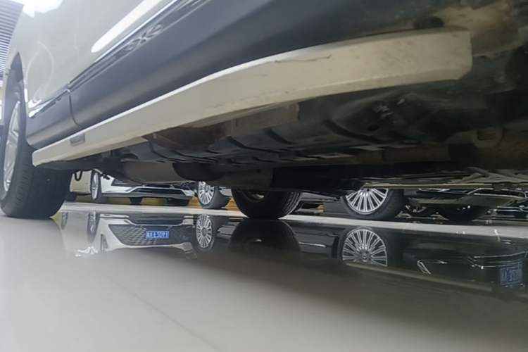 Used Toyota Highlander 2012 2.7L 2WD 5-Seater Elite Edition Right Side Sill