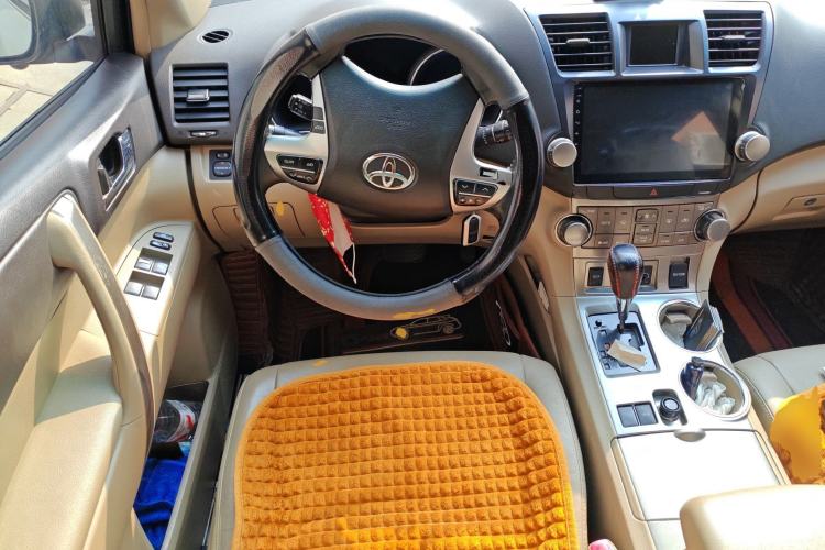 Used Toyota Highlander 2012 2.7L Two-Wheel Drive 7-Seater Luxury Edition Steering Wheel