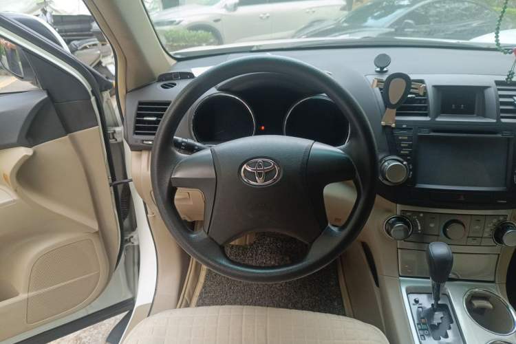 Used Toyota Highlander 2012 2.7L 2WD 5-Seater Elite Edition Steering Wheel