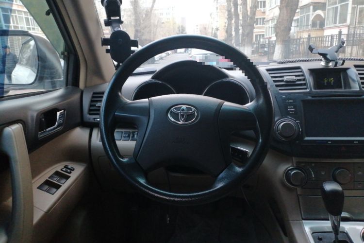 Used Toyota Highlander 2012 2.7L Two-Wheel Drive 7-Seater Elite Edition Steering Wheel