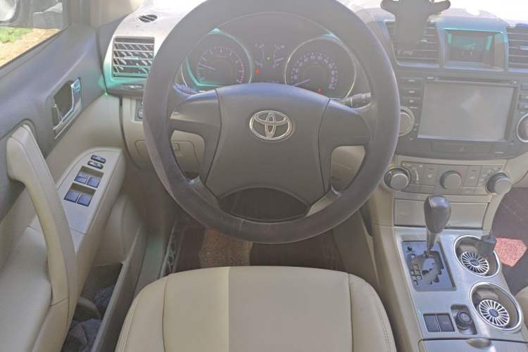 Used Toyota Highlander 2012 2.7L 2WD 5-Seater Elite Edition Steering Wheel