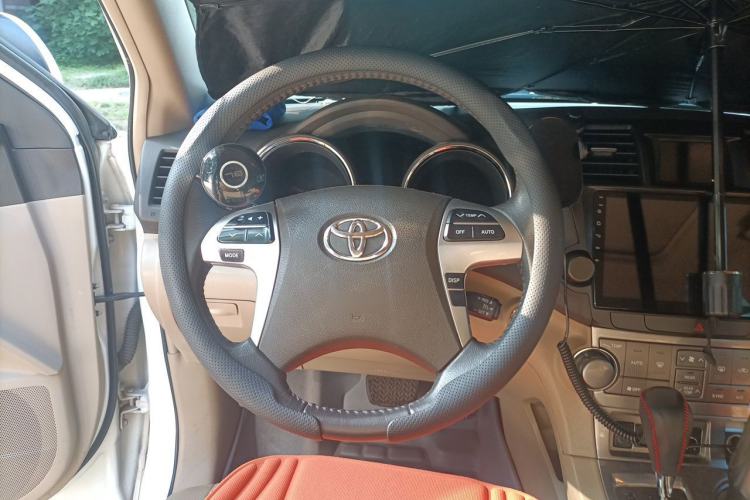 Used Toyota Highlander 2012 2.7L Two-Wheel Drive 7-Seater Luxury Edition Steering Wheel