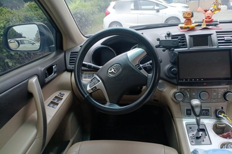 Used Toyota Highlander 2012 2.7L Two-Wheel Drive 5-Seater Sport Edition Steering Wheel