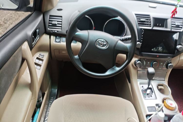 Used Toyota Highlander 2012 2.7L Two-Wheel Drive 7-Seater Elite Edition Steering Wheel