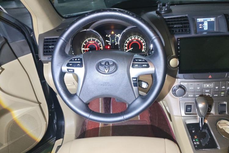 Used Toyota Highlander 2012 3.5L 4x4 7-Seater Luxury Edition Steering Wheel