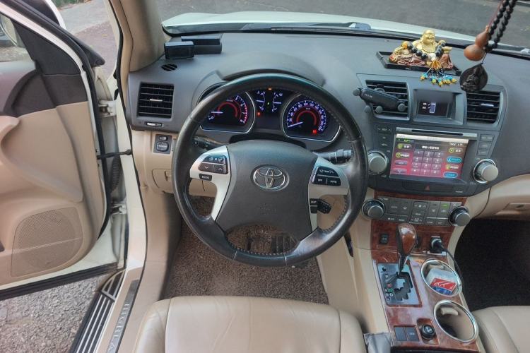 Used Toyota Highlander 2012 2.7L Two-Wheel Drive 7-Seater Luxury Edition Steering Wheel