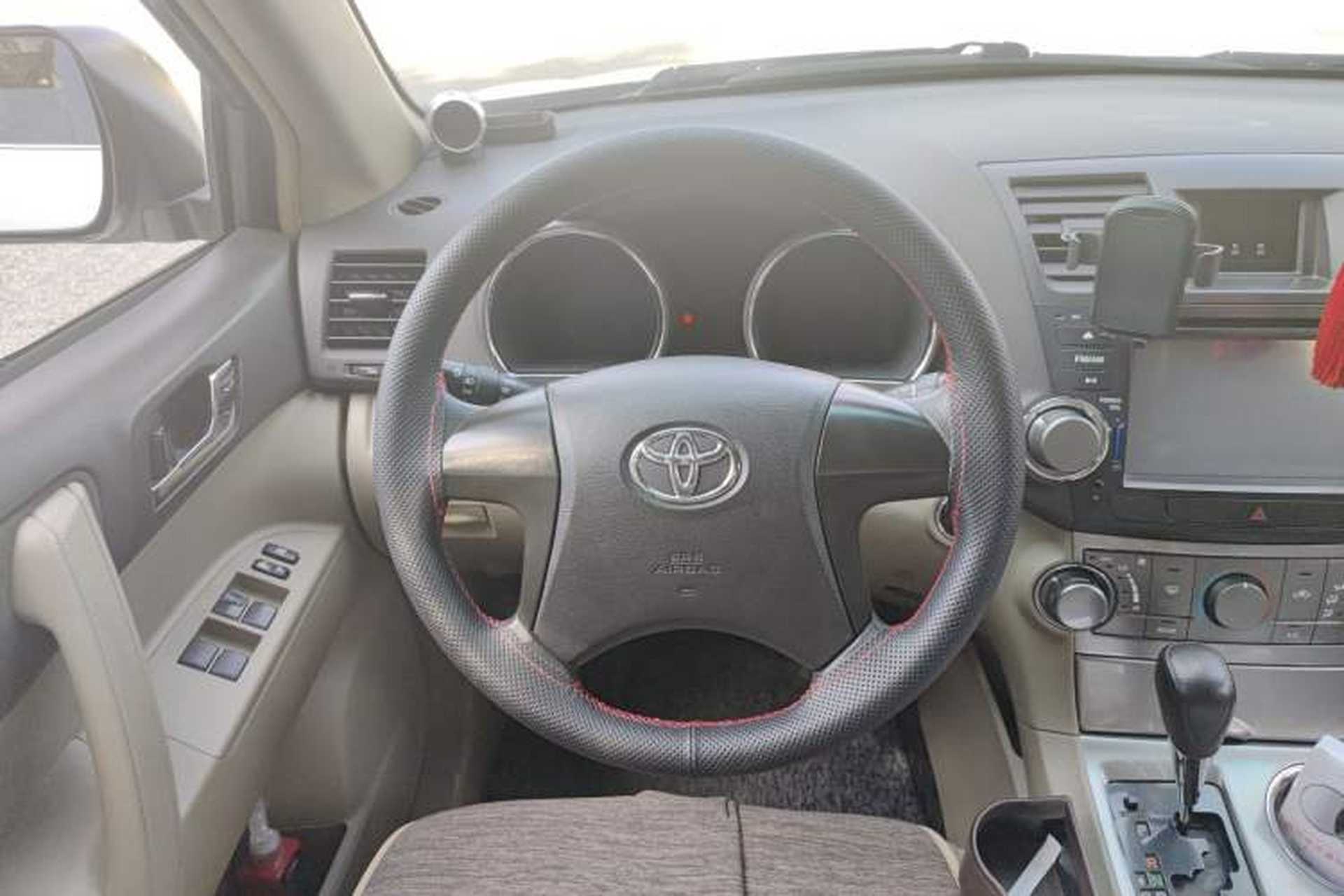 Used Toyota Highlander 2012 2.7L Two-Wheel Drive 7-Seater Elite Edition Steering Wheel