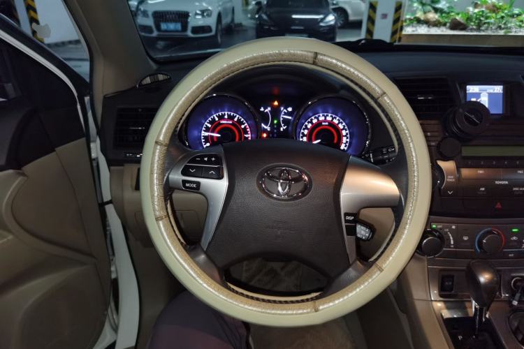 Used Toyota Highlander 2012 2.7L Two-Wheel Drive 5-Seater Sport Edition Steering Wheel