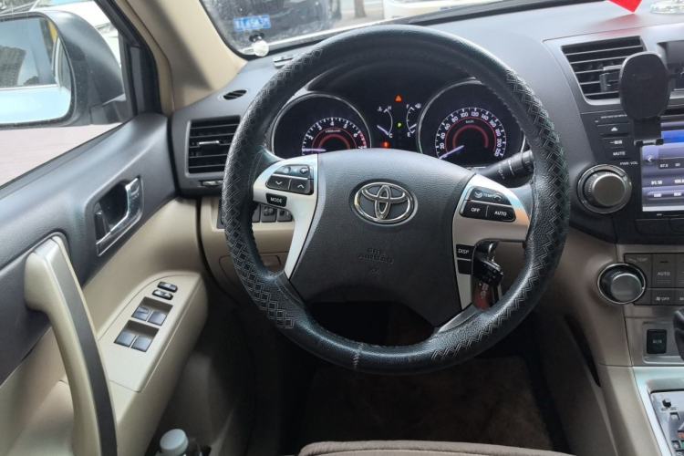 Used Toyota Highlander 2012 2.7L Two-Wheel Drive 7-Seater Luxury Edition Steering Wheel