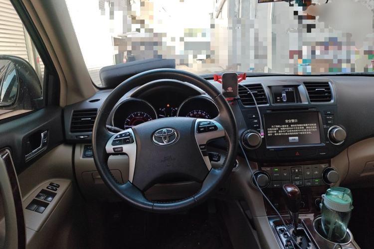 Used Toyota Highlander 2012 2.7L Two-Wheel Drive 7-Seater Luxury Edition Steering Wheel