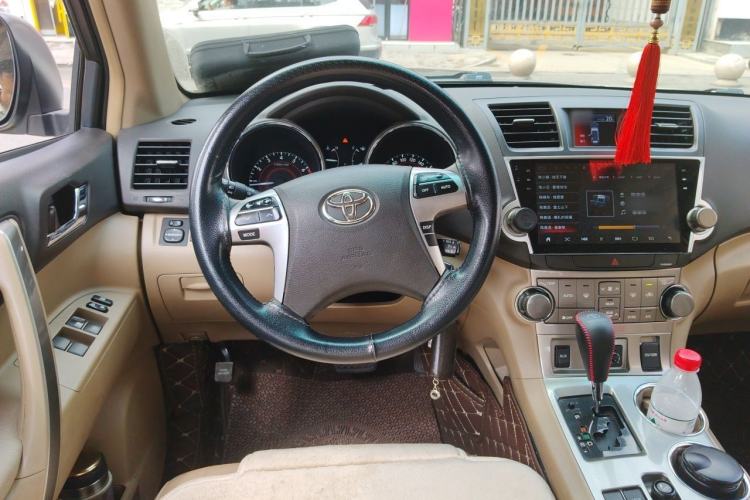 Used Toyota Highlander 2012 2.7L Two-Wheel Drive 7-Seater Luxury Edition Steering Wheel