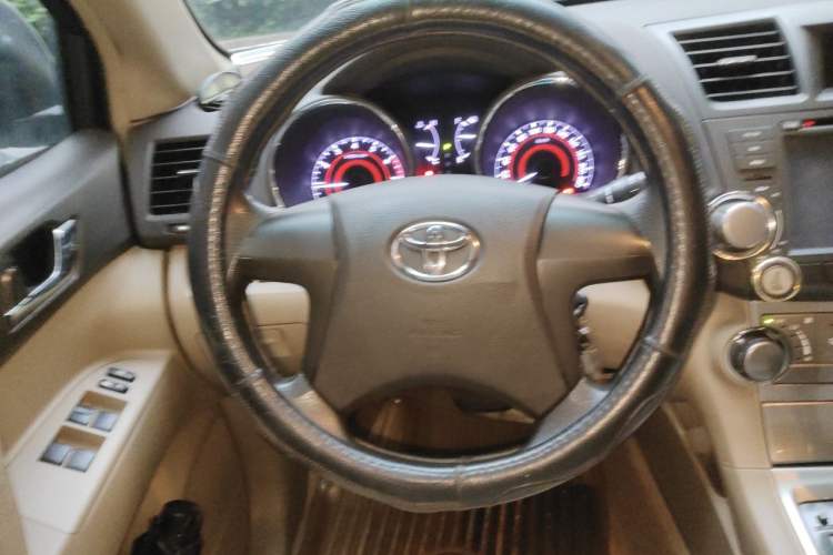 Used Toyota Highlander 2012 2.7L 2WD 5-Seater Elite Edition Steering Wheel