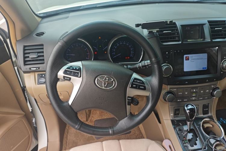 Used Toyota Highlander 2012 2.7L Two-Wheel Drive 7-Seater Luxury Edition Steering Wheel