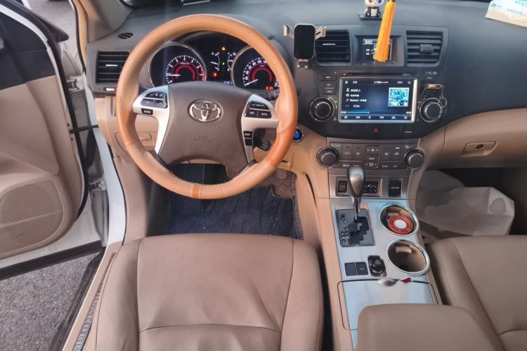 Used Toyota Highlander 2012 2.7L Two-Wheel Drive 7-Seater Luxury Edition Steering Wheel