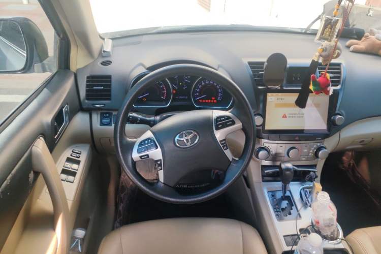 Used Toyota Highlander 2012 2.7L 2WD 5-Seater Elite Edition Steering Wheel