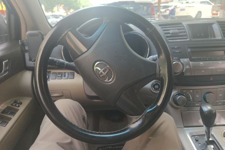 Used Toyota Highlander 2012 2.7L Two-Wheel Drive 7-Seater Elite Edition Steering Wheel