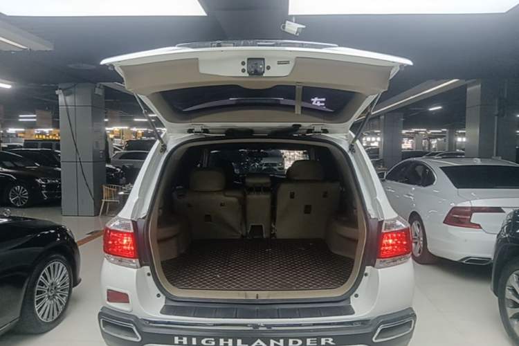 Used Toyota Highlander 2012 2.7L 2WD 5-Seater Elite Edition Trunk