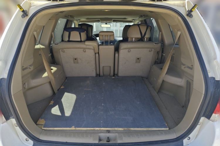 Used Toyota Highlander 2012 2.7L Two-Wheel Drive 7-Seater Luxury Edition Trunk