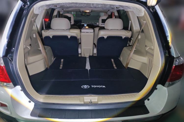 Used Toyota Highlander 2012 3.5L 4x4 7-Seater Luxury Edition Trunk