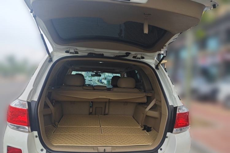 Used Toyota Highlander 2012 2.7L Two-Wheel Drive 7-Seater Luxury Edition Trunk