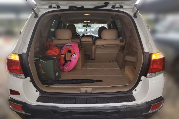 Used Toyota Highlander 2012 2.7L Two-Wheel Drive 7-Seater Elite Edition Trunk