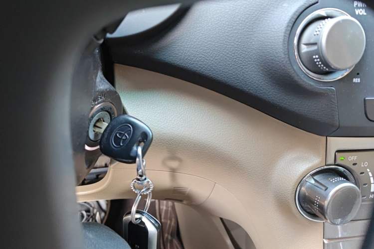 Used Toyota Highlander 2012 2.7L 2WD 5-Seater Elite Edition Vehicle Key