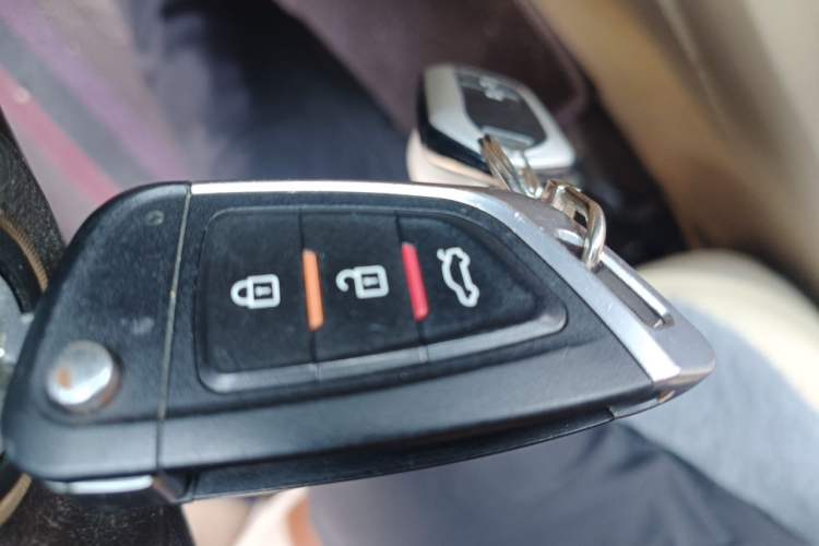 Used Toyota Highlander 2012 2.7L 2WD 5-Seater Elite Edition Vehicle Key
