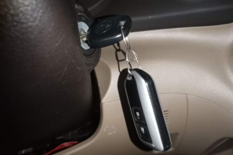 Used Toyota Highlander 2012 2.7L Two-Wheel Drive 7-Seater Luxury Edition Vehicle Key