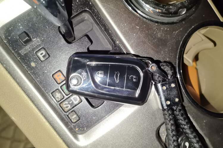 Used Toyota Highlander 2012 2.7L 2WD 5-Seater Elite Edition Vehicle Key