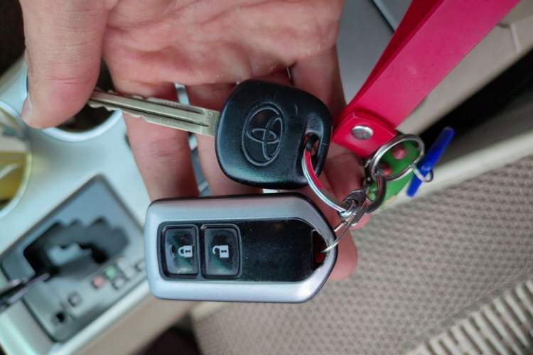 Used Toyota Highlander 2012 2.7L 2WD 5-Seater Elite Edition Vehicle Key