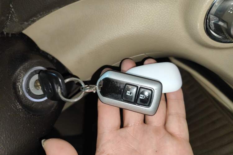 Used Toyota Highlander 2012 2.7L Two-Wheel Drive 7-Seater Luxury Edition Vehicle Key