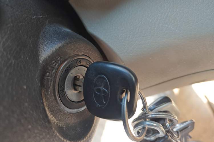 Used Toyota Highlander 2012 2.7L 2WD 5-Seater Elite Edition Vehicle Key