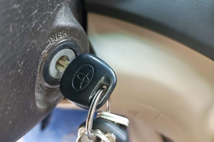 Used Toyota Highlander 2012 2.7L 2WD 5-Seater Elite Edition Vehicle Key