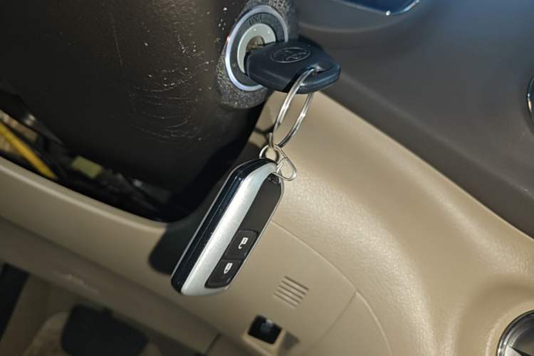 Used Toyota Highlander 2012 2.7L 2WD 5-Seater Elite Edition Vehicle Key