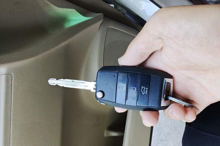 Used Toyota Highlander 2012 2.7L Two-Wheel Drive 7-Seater Luxury Edition Vehicle Key