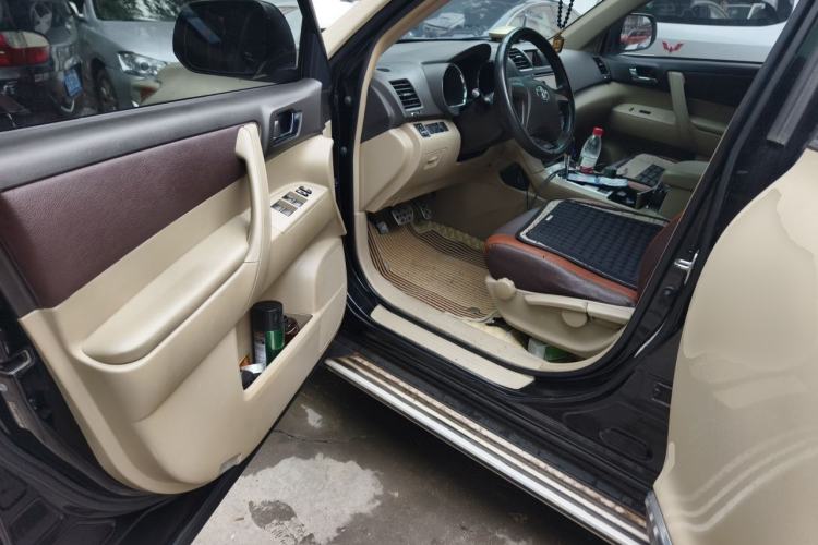 Used Toyota Highlander 2012 2.7L Two-Wheel Drive 7-Seater Elite Edition Driver Seat