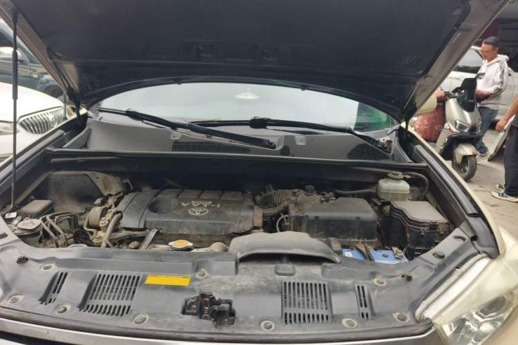 Used Toyota Highlander 2012 2.7L Two-Wheel Drive 7-Seater Elite Edition Engine Bay