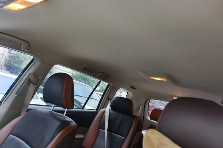 Used Toyota Highlander 2012 2.7L Two-Wheel Drive 7-Seater Elite Edition Headliner
